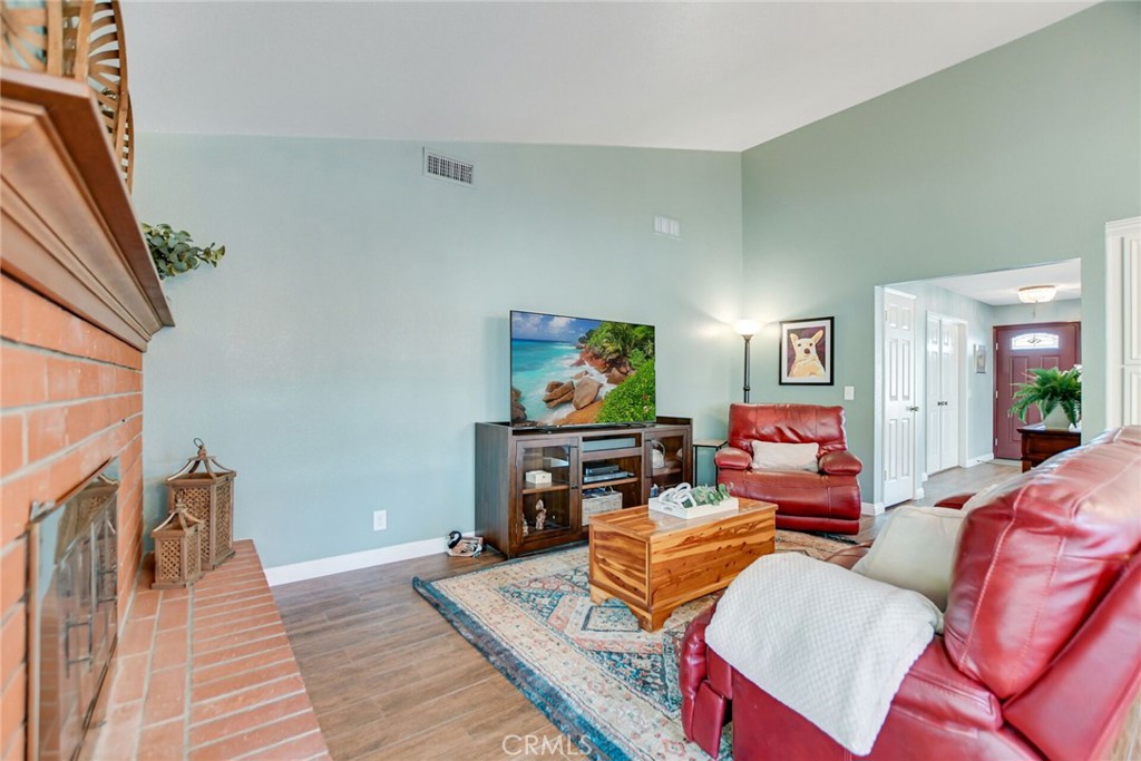 4744 Esperanza Drive