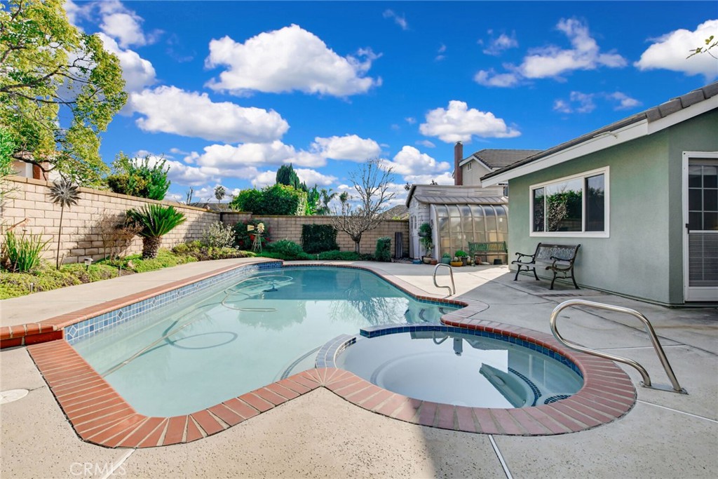 4744 Esperanza Drive