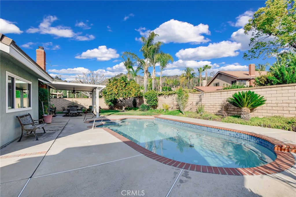 4744 Esperanza Drive