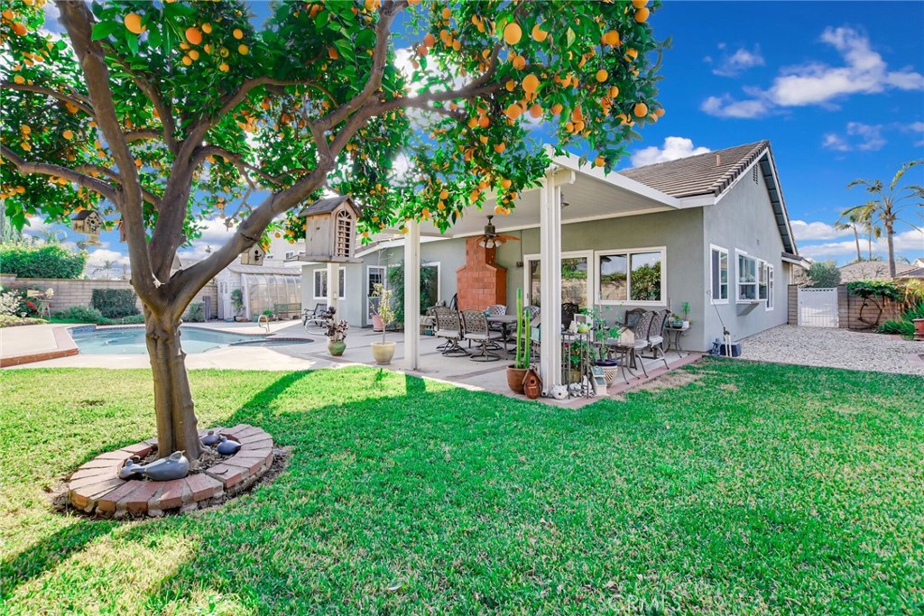 4744 Esperanza Drive