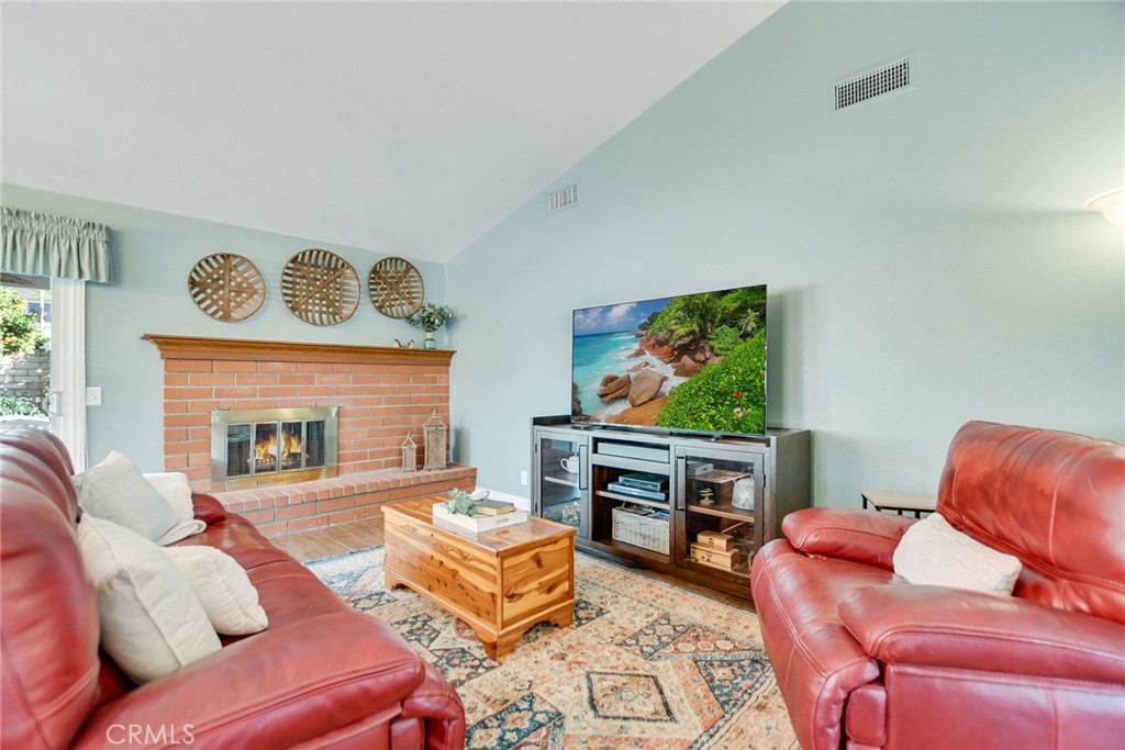 4744 Esperanza Drive