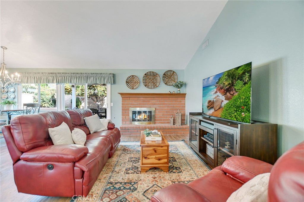 4744 Esperanza Drive