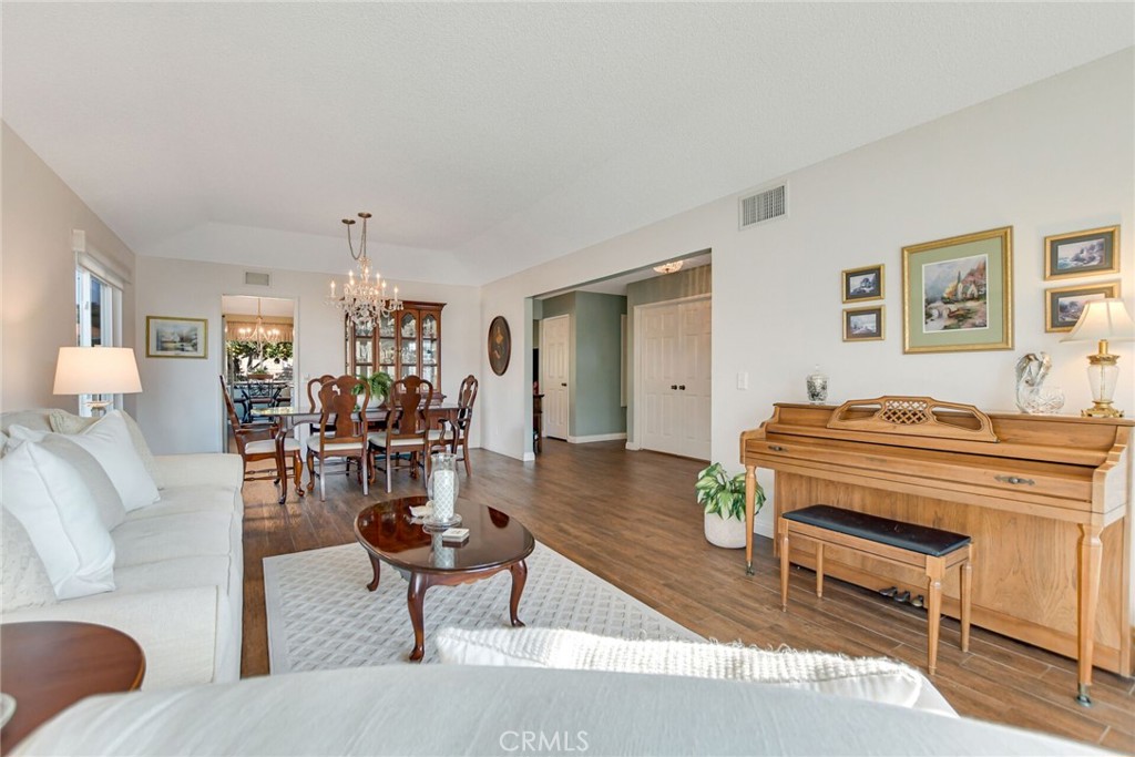 4744 Esperanza Drive