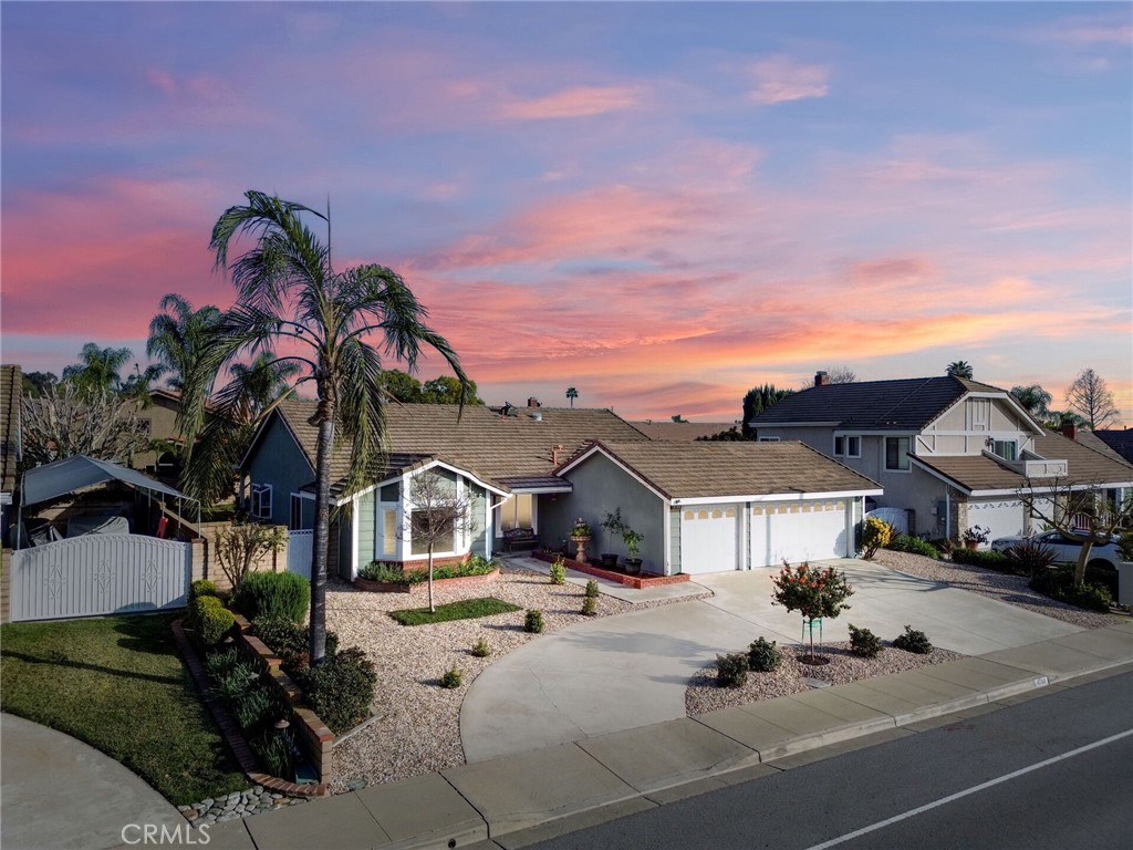 4744 Esperanza Drive