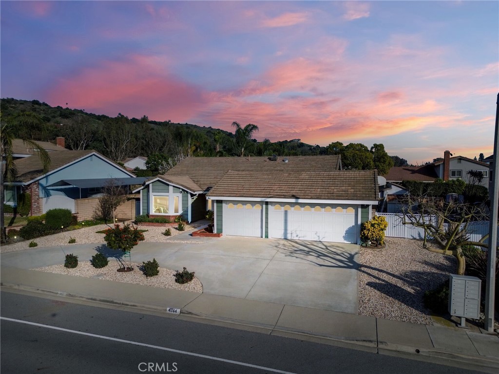 4744 Esperanza Drive
