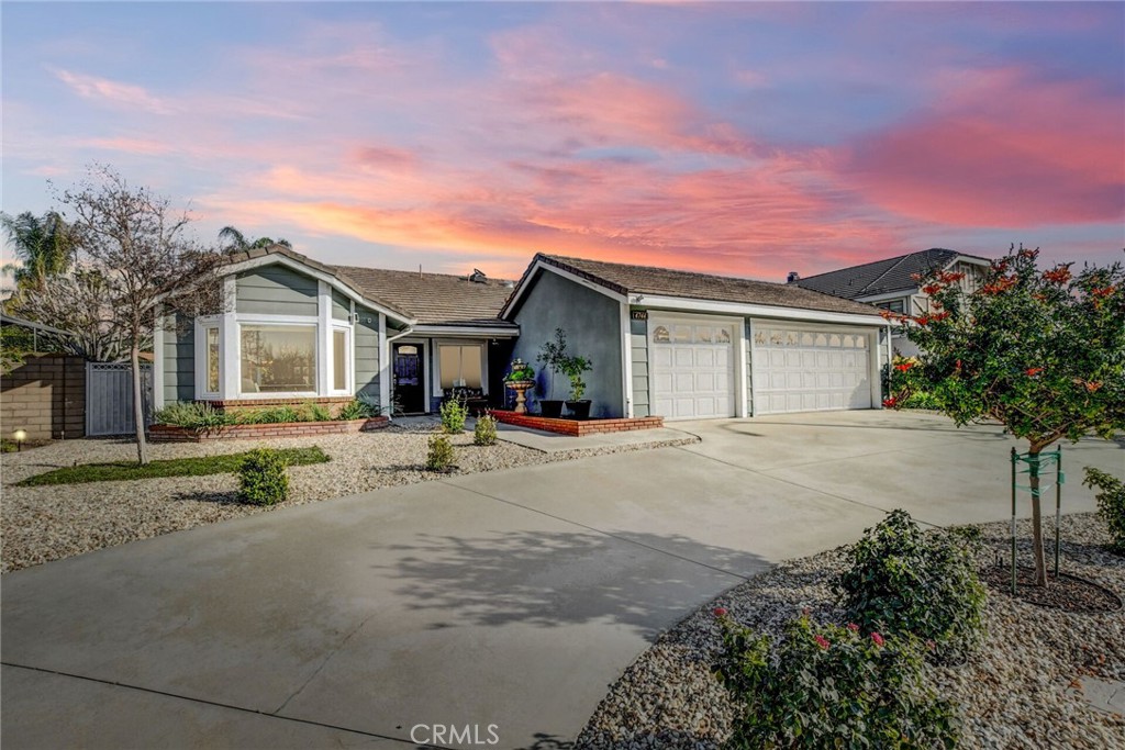 4744 Esperanza Drive