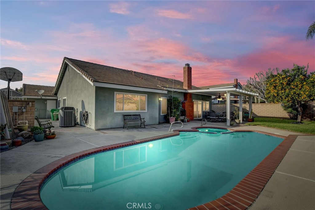 4744 Esperanza Drive