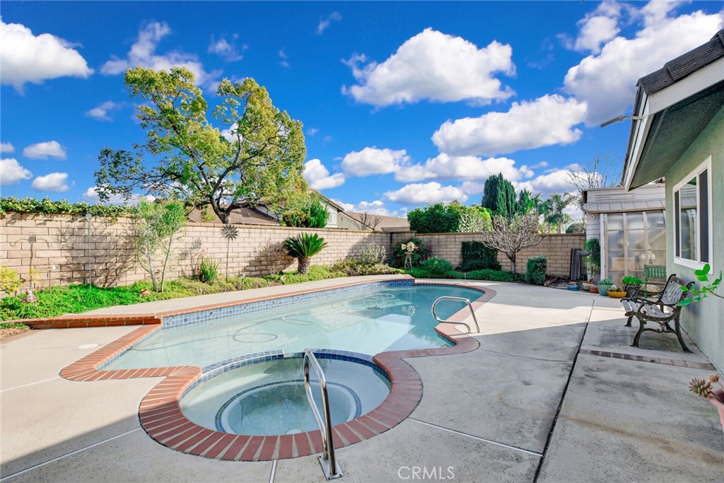 4744 Esperanza Drive