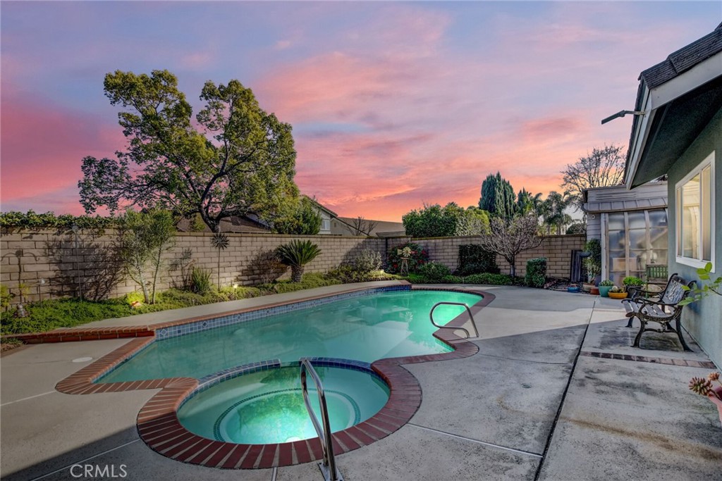 4744 Esperanza Drive