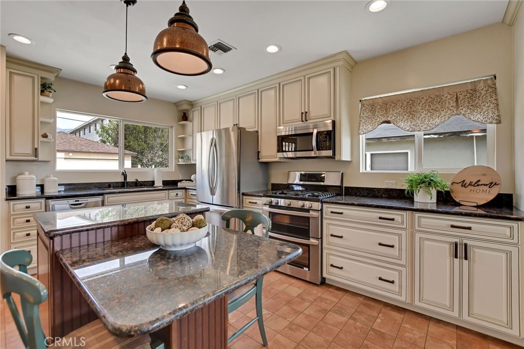 9163 Southview Road