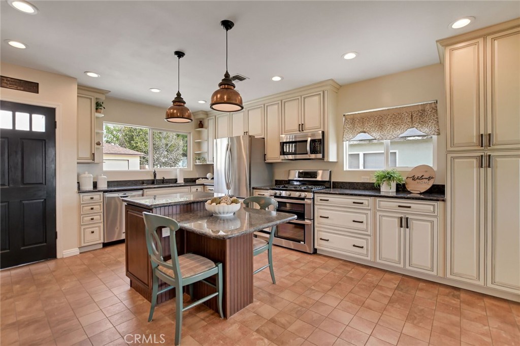 9163 Southview Road