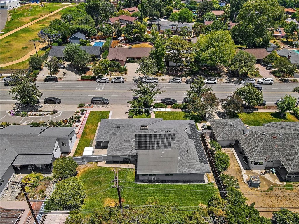 1673 N Mountain Avenue