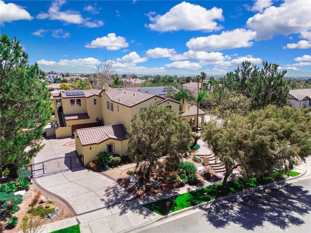 6179 Golden Trails Avenue