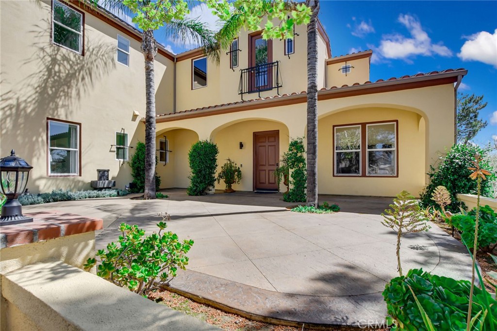 6179 Golden Trails Avenue