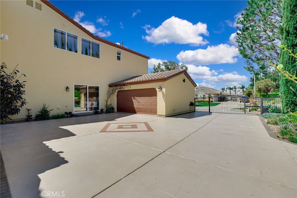 6179 Golden Trails Avenue