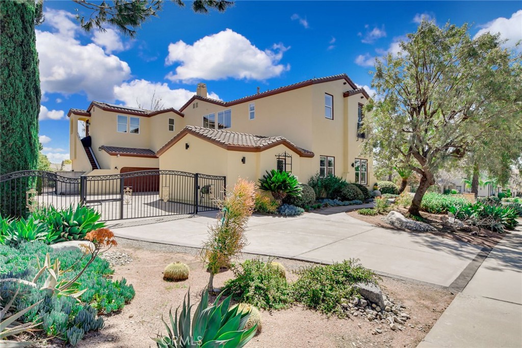 6179 Golden Trails Avenue