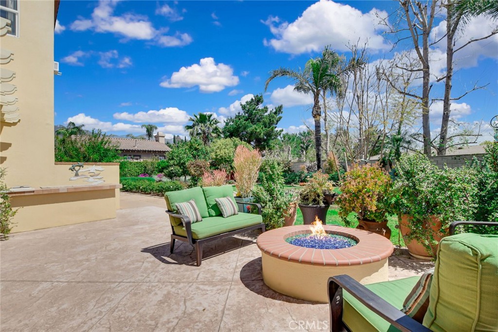 6179 Golden Trails Avenue