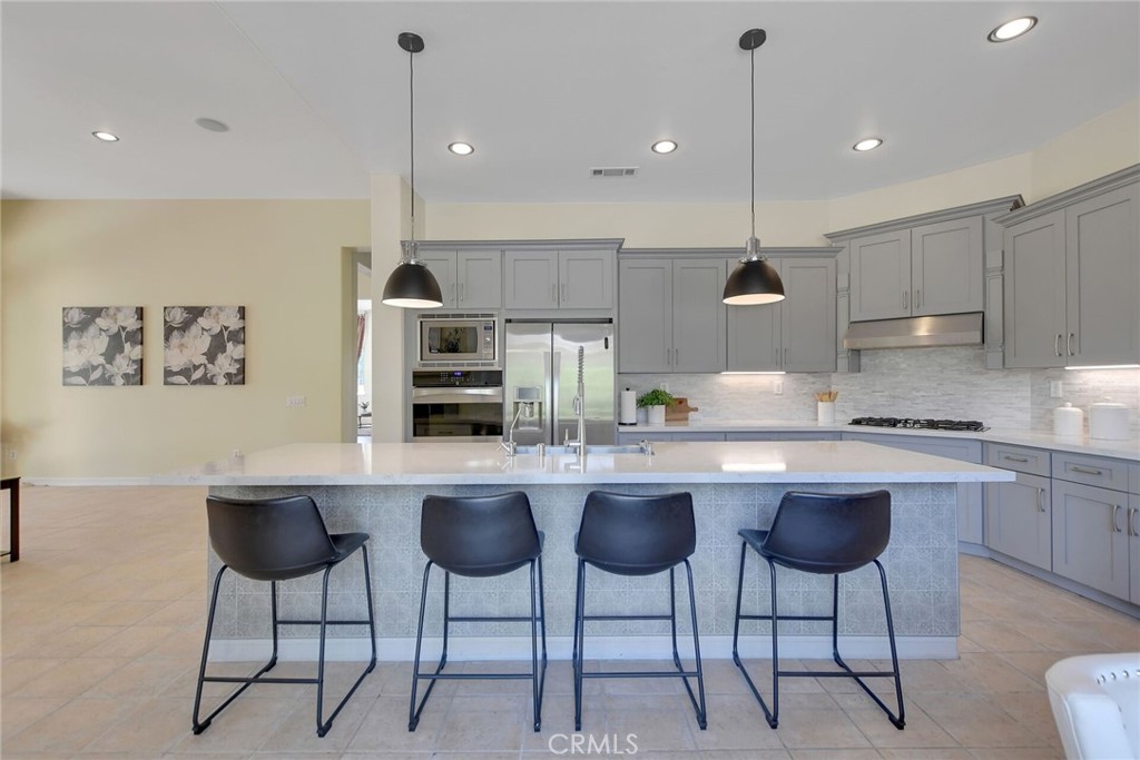 6179 Golden Trails Avenue