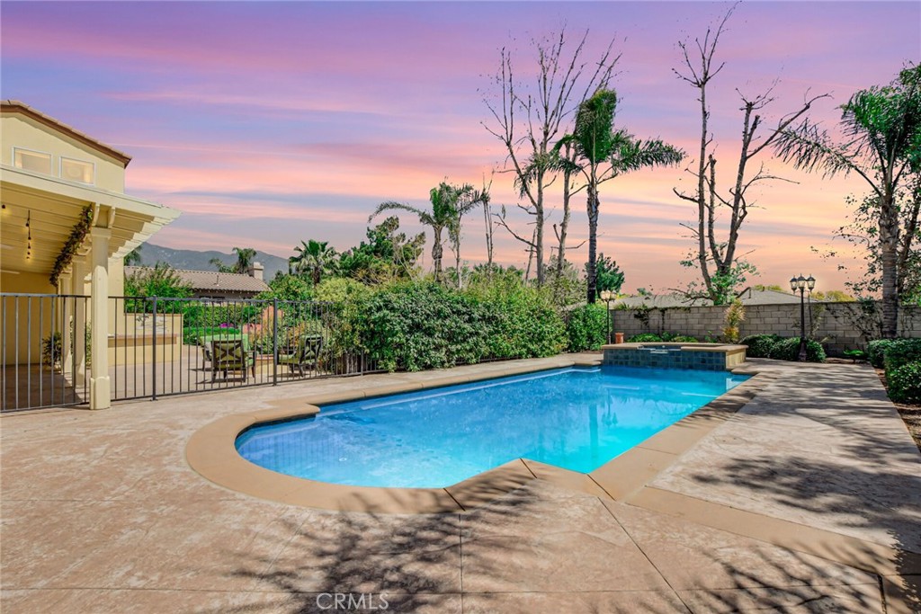 6179 Golden Trails Avenue