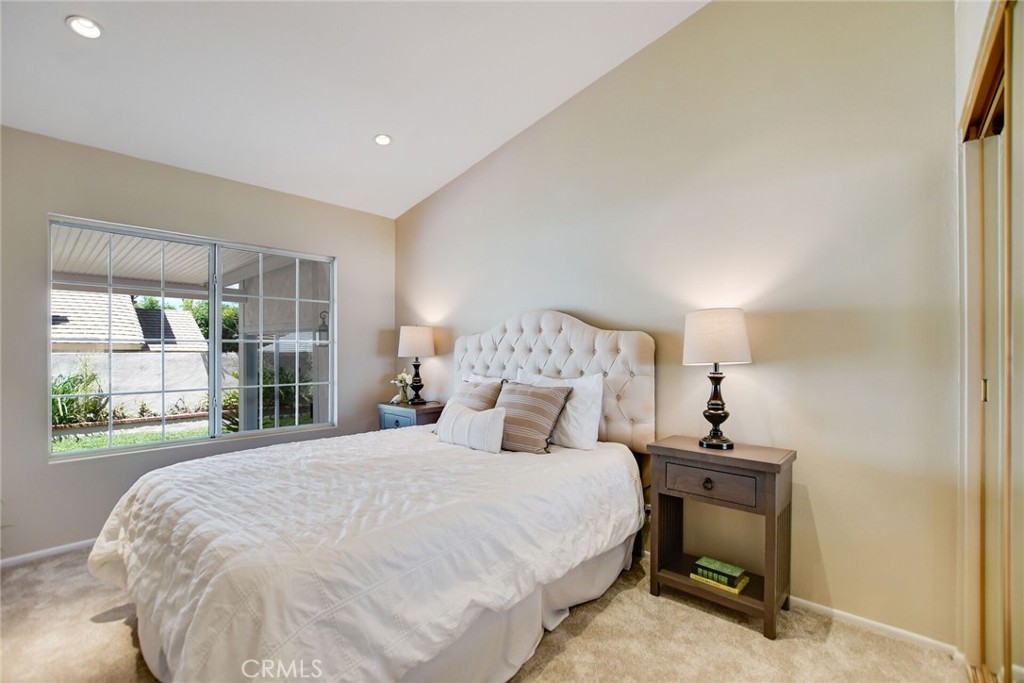 801 Avenida Loma
