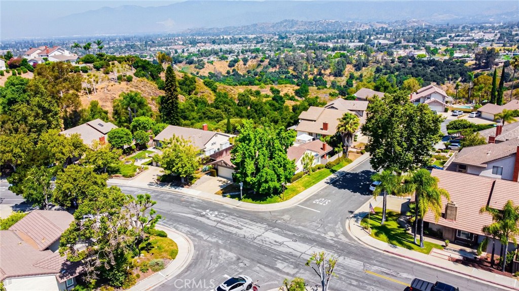 801 Avenida Loma
