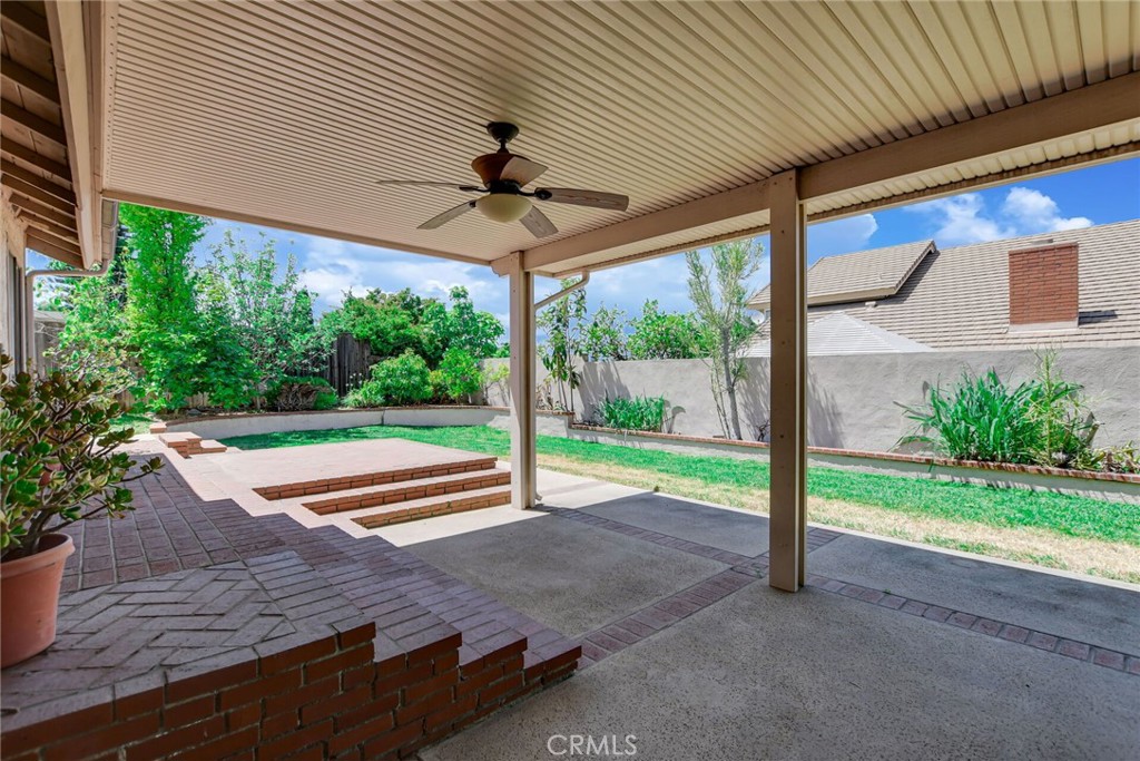 801 Avenida Loma