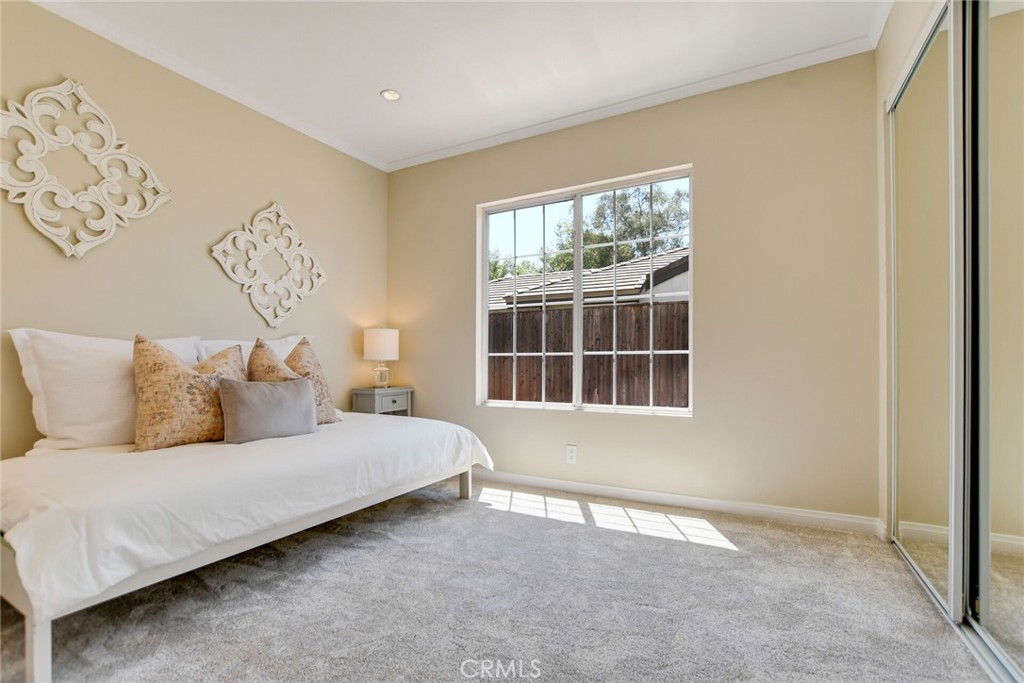 801 Avenida Loma