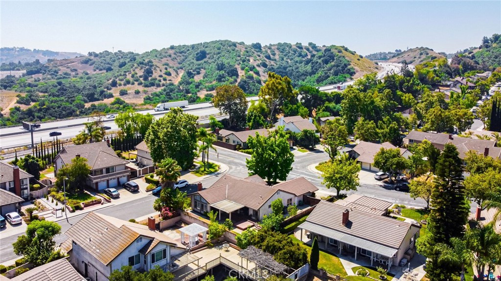 801 Avenida Loma