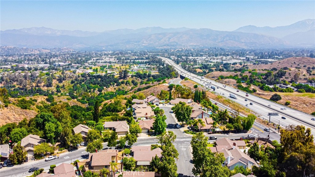 801 Avenida Loma