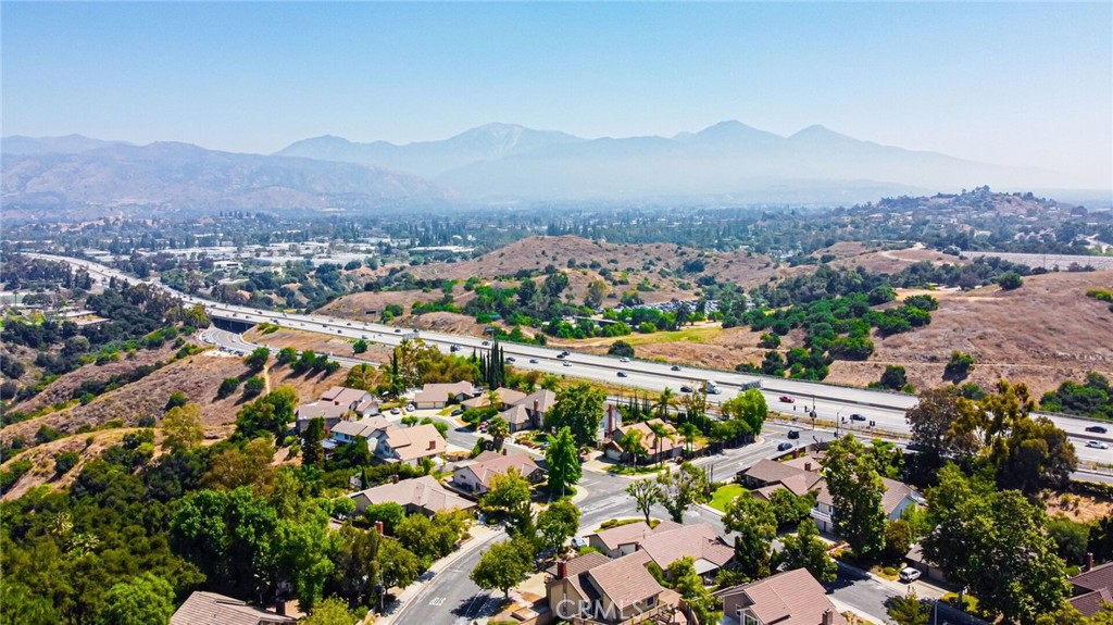 801 Avenida Loma