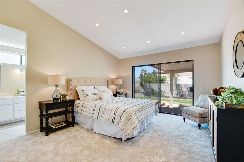 801 Avenida Loma