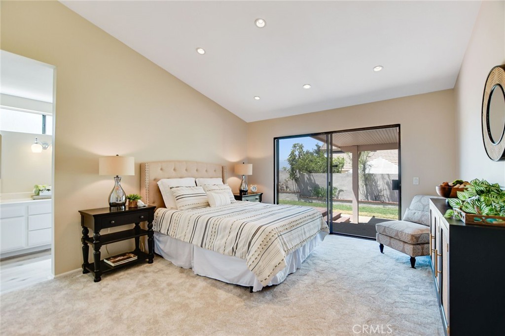801 Avenida Loma