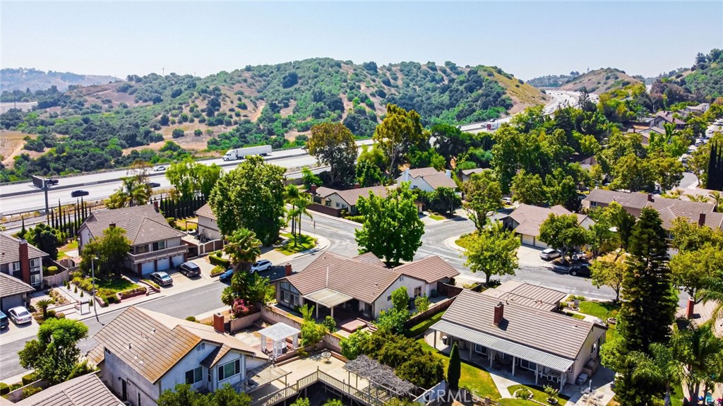 801 Avenida Loma