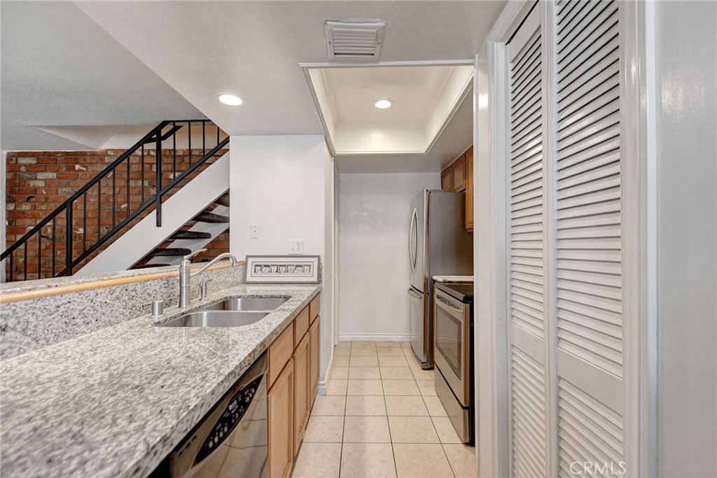 975 W Calle De Cielo 2