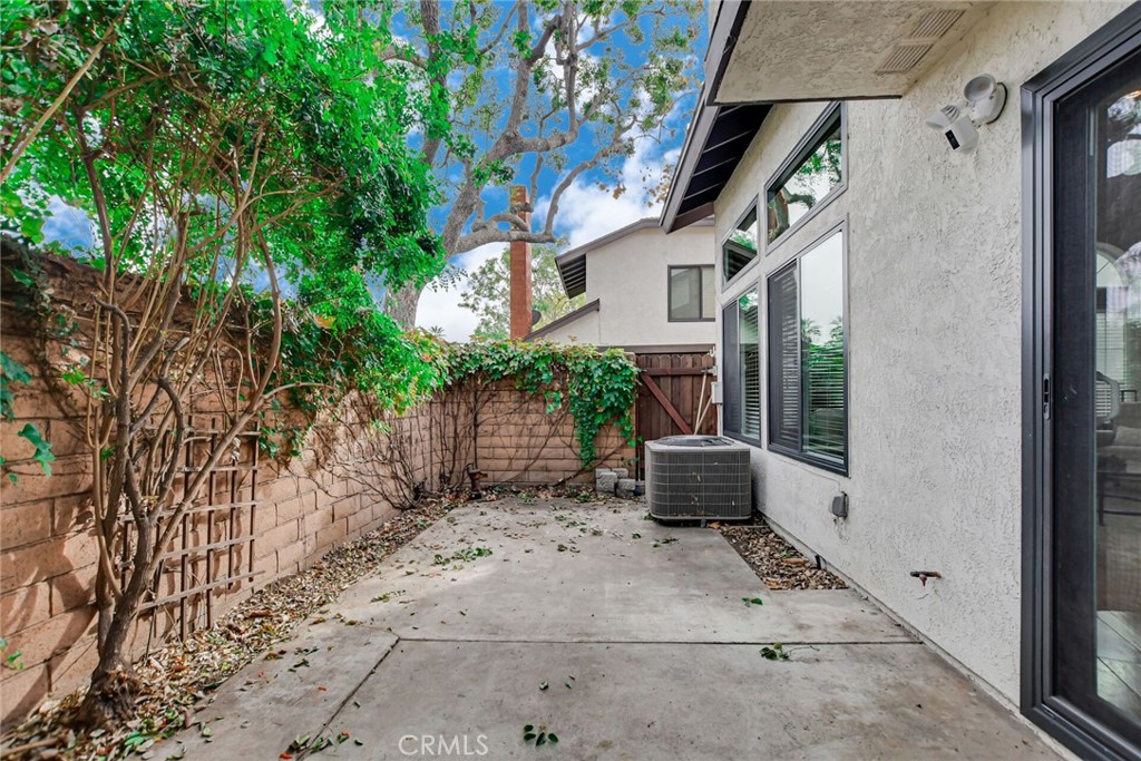 529 W Puente Street 1