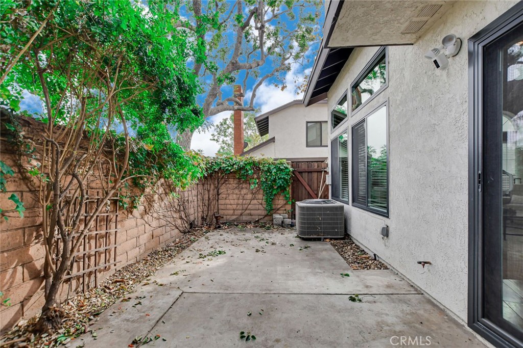 529 W Puente Street 1