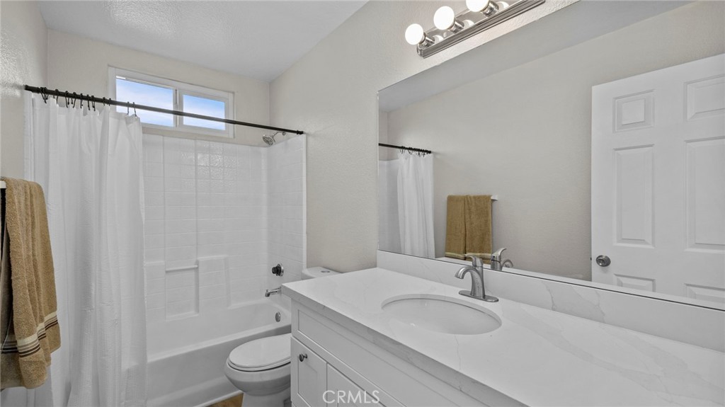 2411 W Calle Celeste Drive