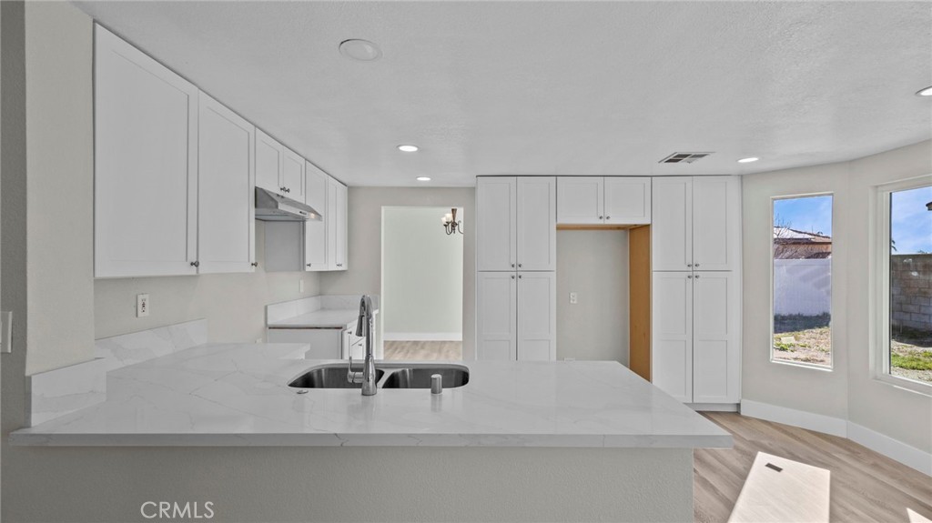 2411 W Calle Celeste Drive