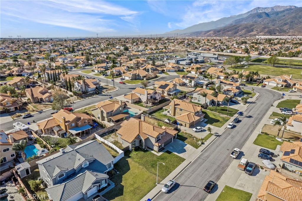 2411 W Calle Celeste Drive