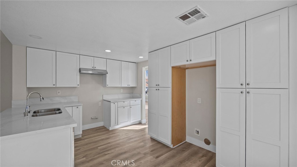 2411 W Calle Celeste Drive
