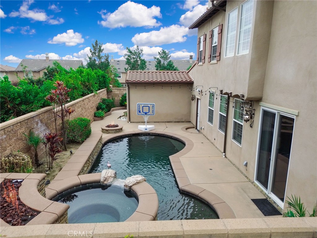 1758 Patassi Way