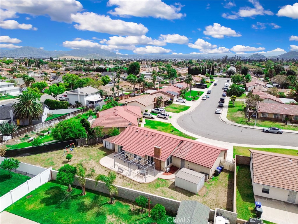 1014 W Pinedale Avenue