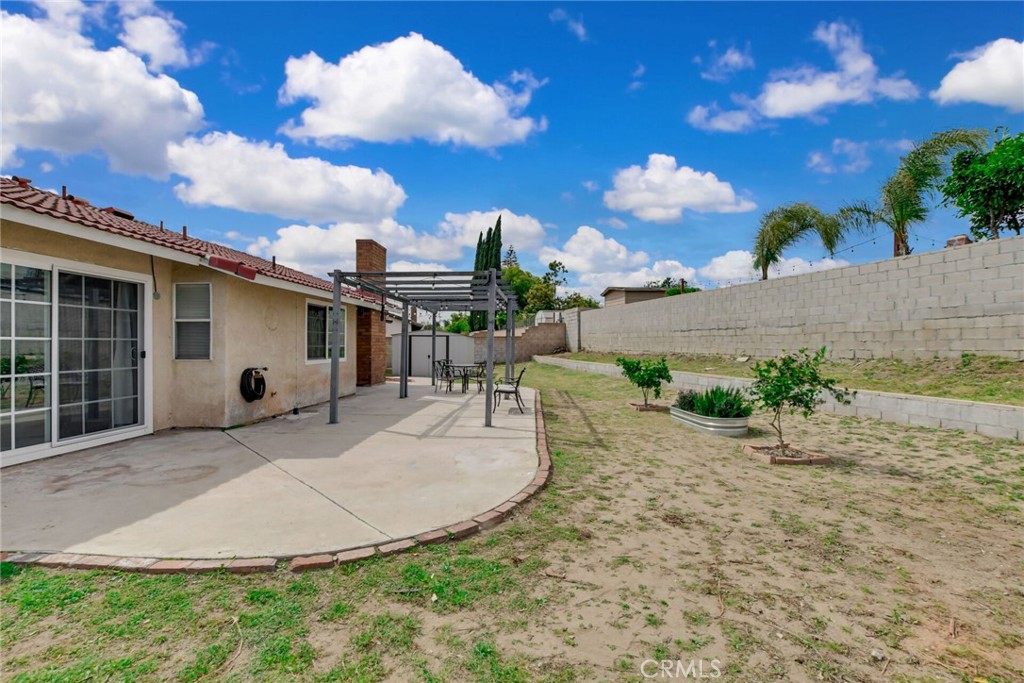 1014 W Pinedale Avenue