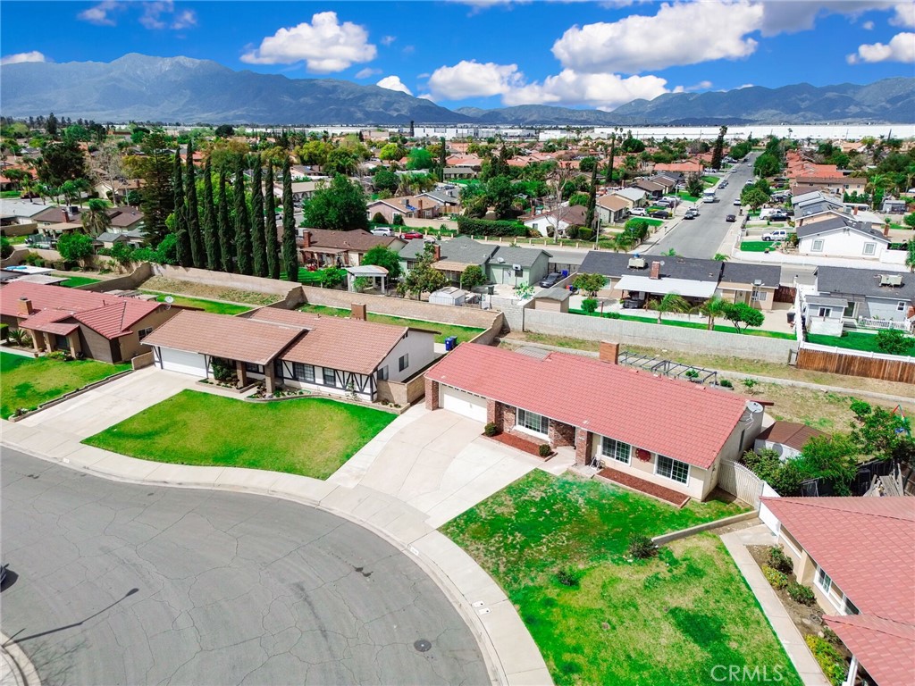 1014 W Pinedale Avenue