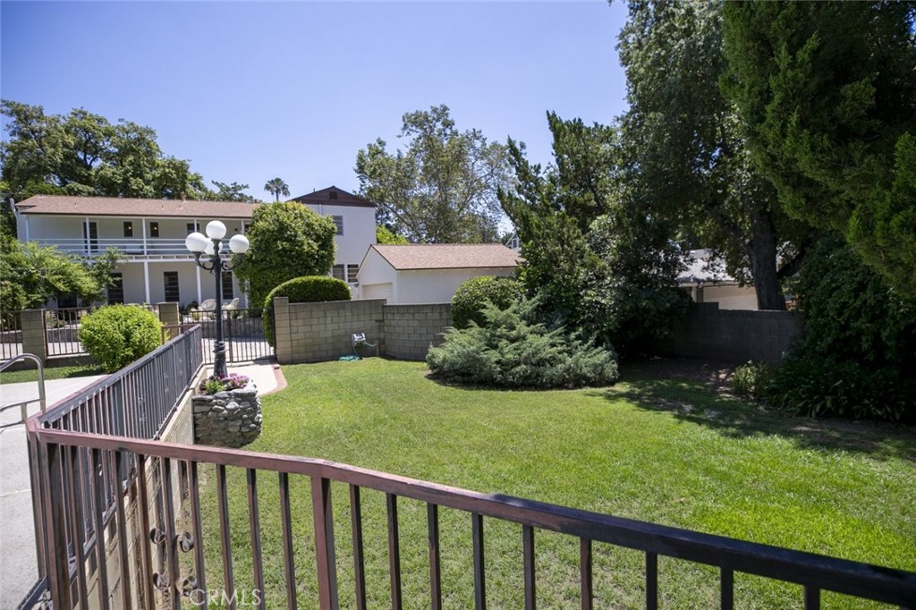 515 N Vista Bonita Avenue
