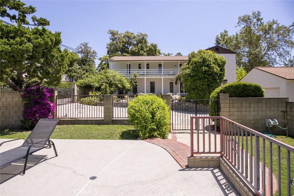 515 N Vista Bonita Avenue
