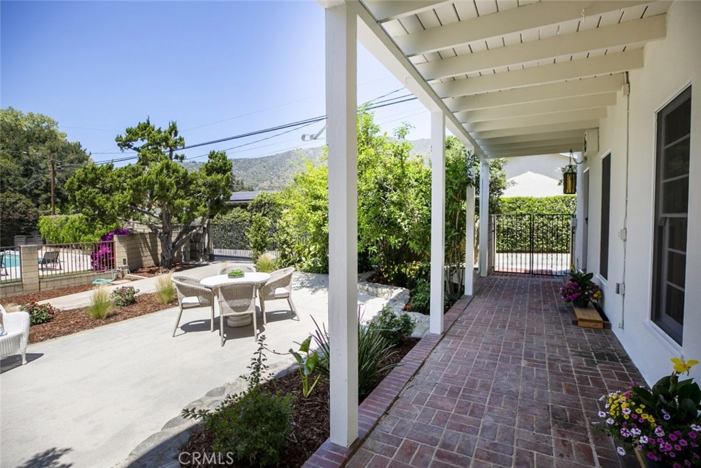 515 N Vista Bonita Avenue