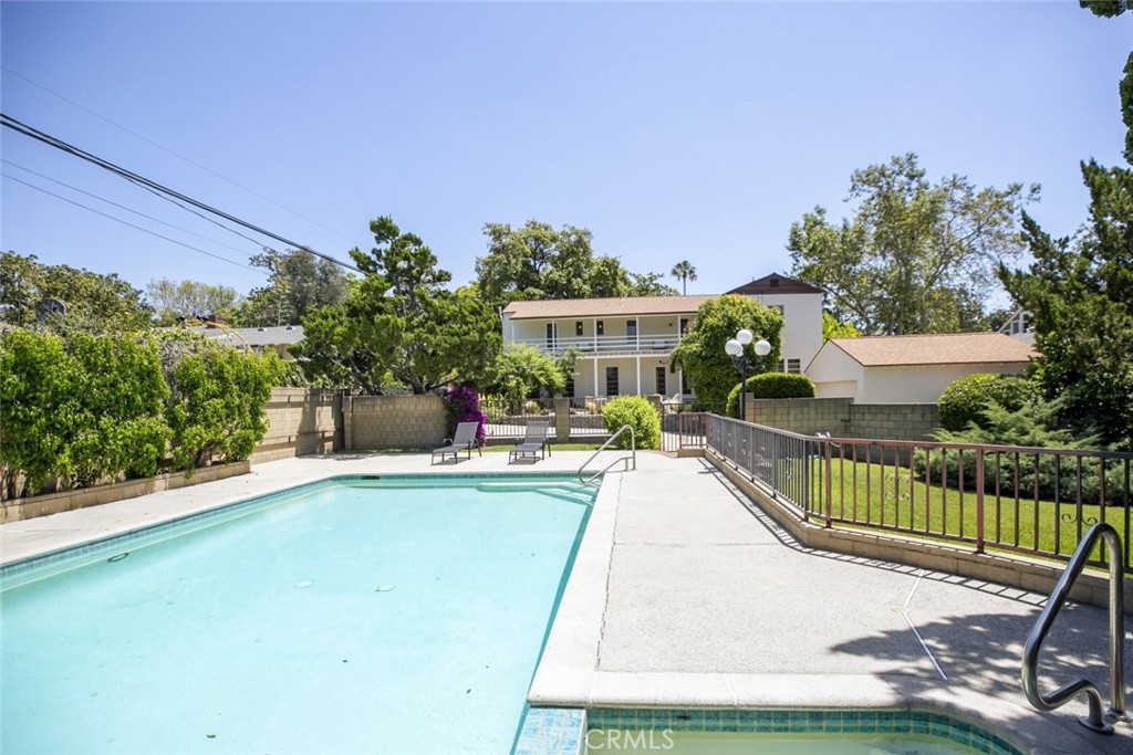 515 N Vista Bonita Avenue