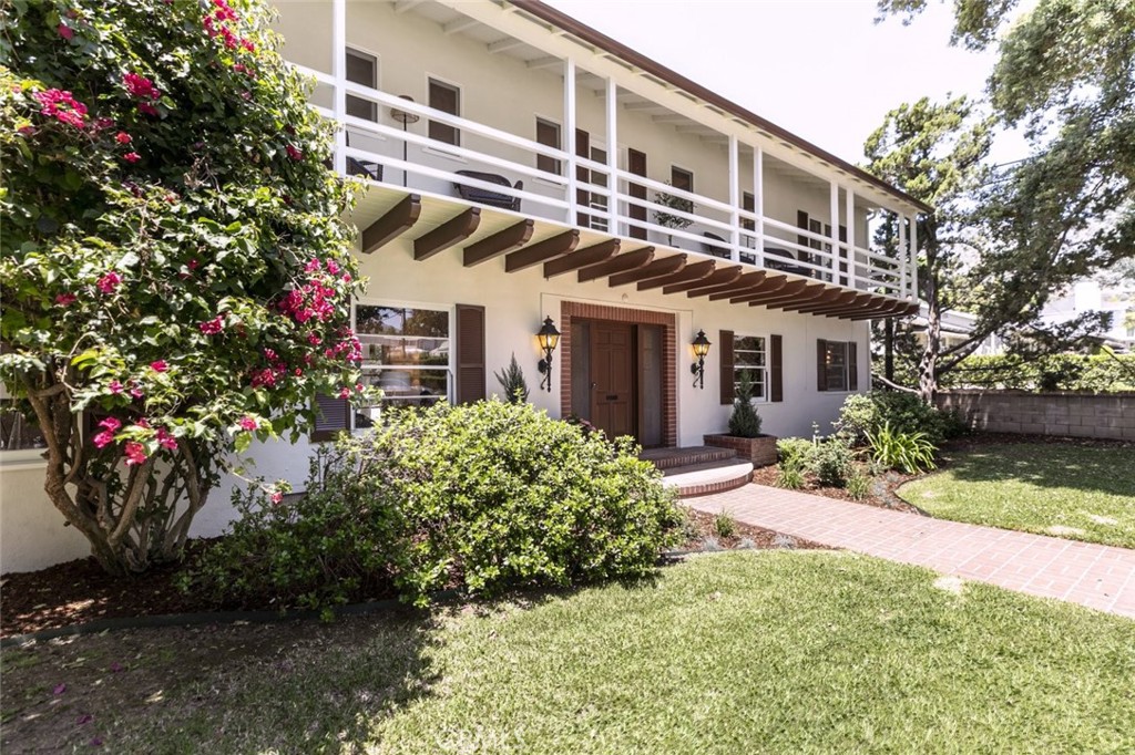 515 N Vista Bonita Avenue