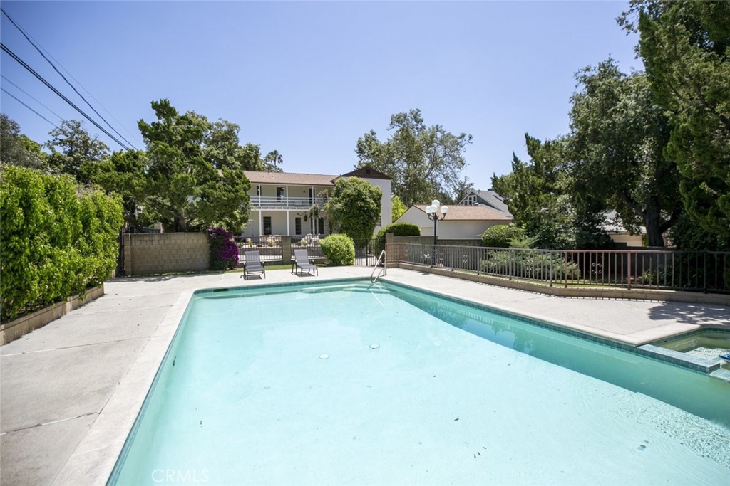 515 N Vista Bonita Avenue